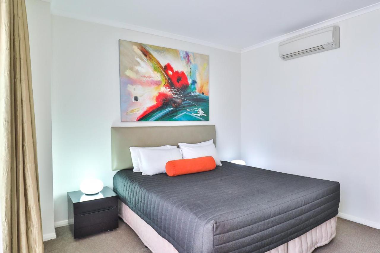 Indulge Apartments - Ontario Mildura Bagian luar foto