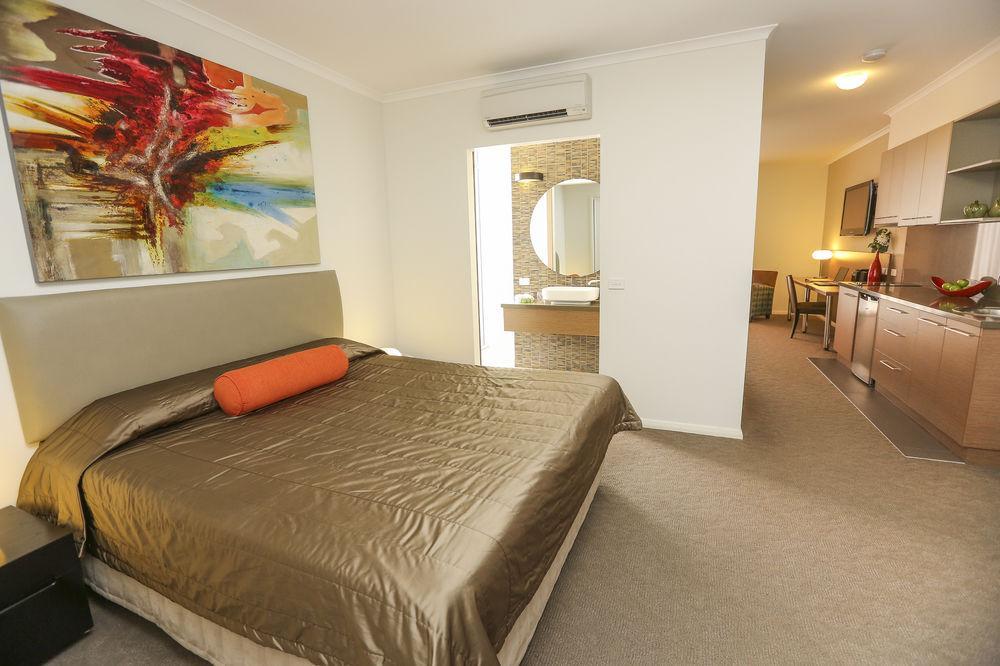 Indulge Apartments - Ontario Mildura Bagian luar foto