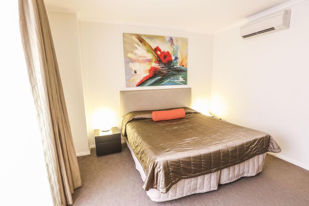 Indulge Apartments - Ontario Mildura Bagian luar foto