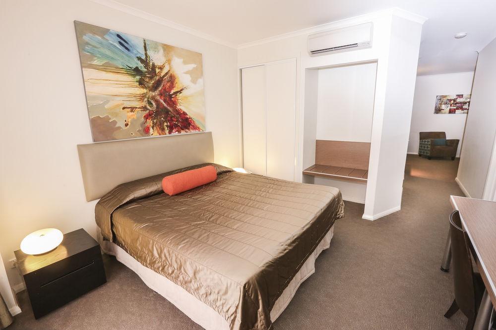 Indulge Apartments - Ontario Mildura Bagian luar foto