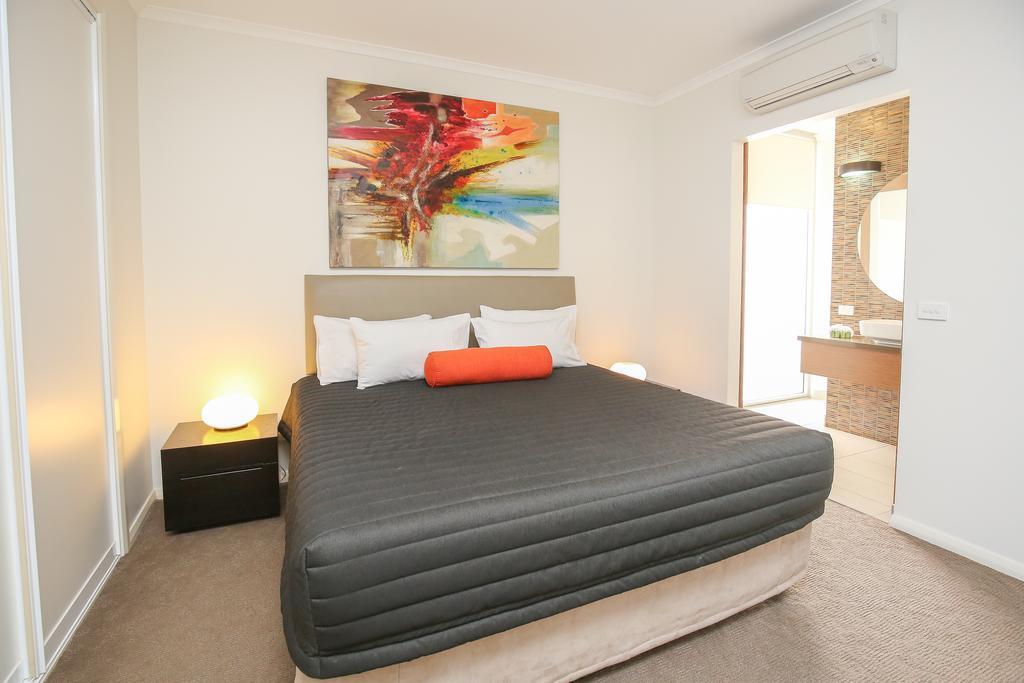 Indulge Apartments - Ontario Mildura Bagian luar foto