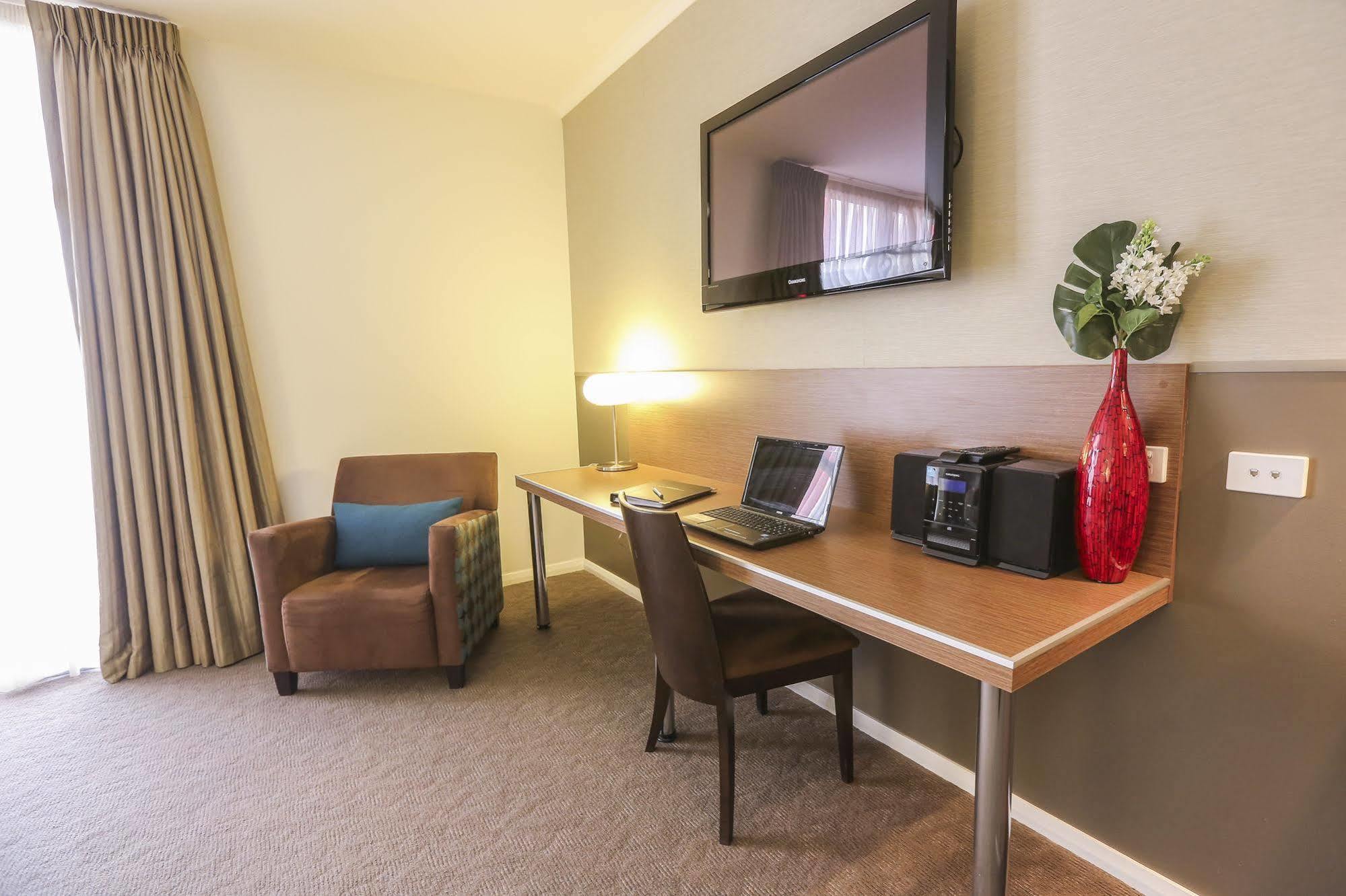 Indulge Apartments - Ontario Mildura Bagian luar foto