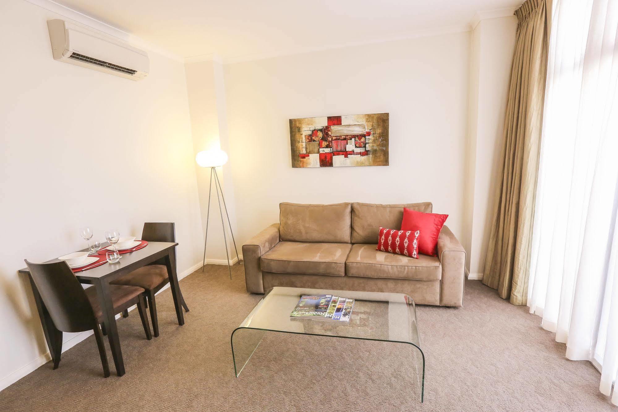 Indulge Apartments - Ontario Mildura Bagian luar foto