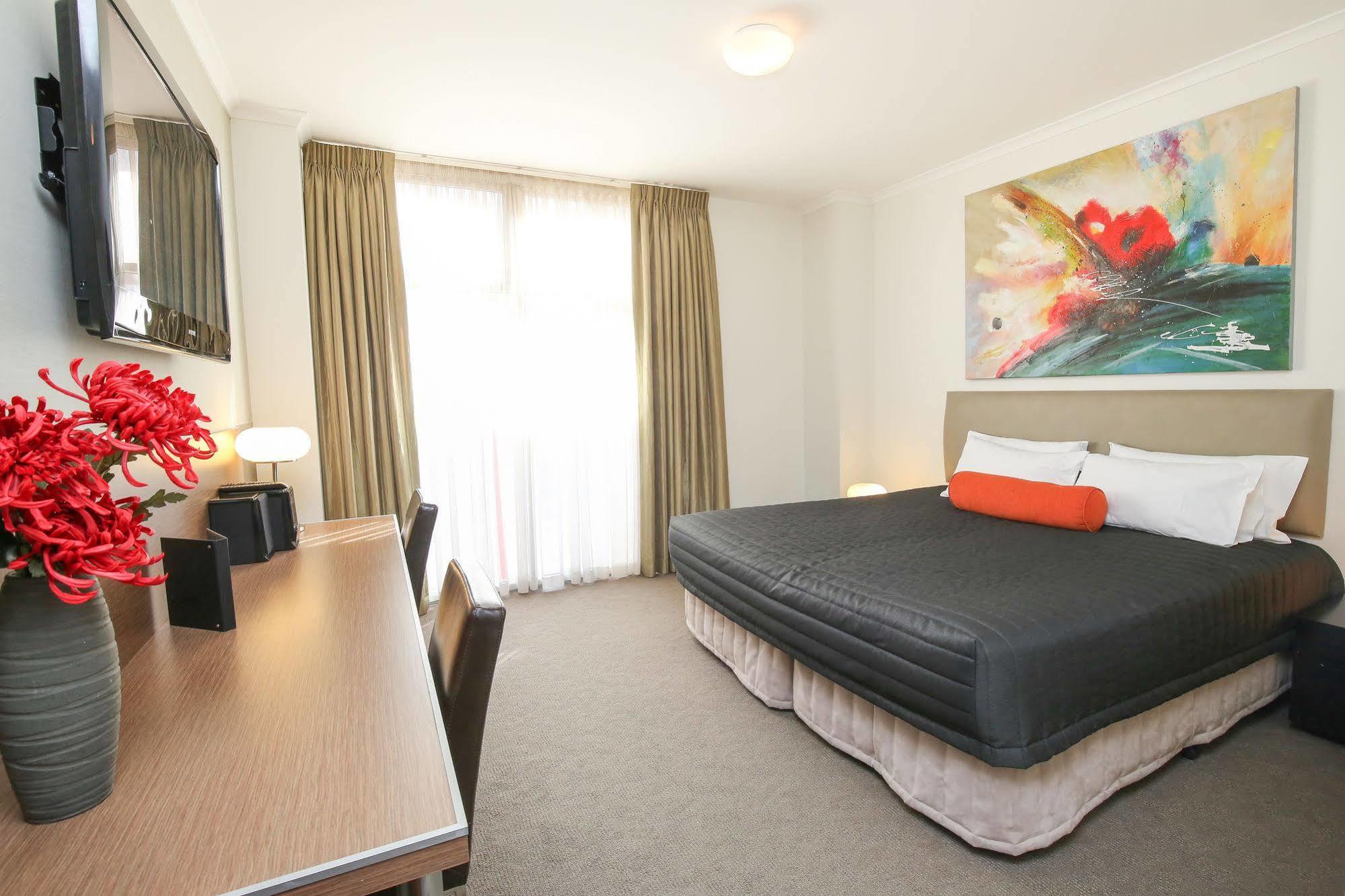 Indulge Apartments - Ontario Mildura Bagian luar foto